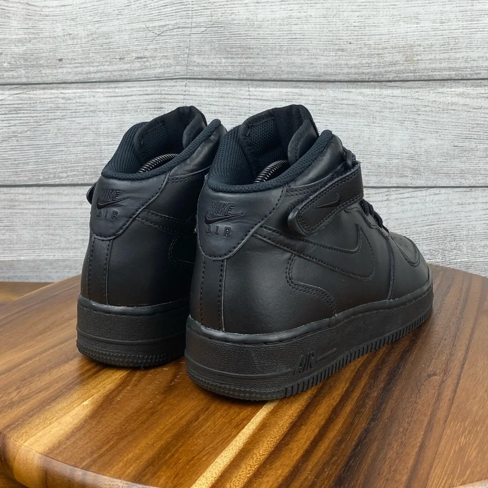 Nike Air Force 1 Mid Triple Black Shoe 314195-004 Men’s Size 7 / Womens Size 8.5